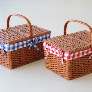 Small picnic basket, wicker basket, picnic bag, farmhouse decoration, gift for her, panier pique-nique, Picknickkorb, cesta picnic image 1