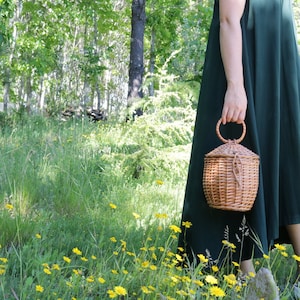 Wicker bag, Jane Birkin basket, straw bag, Bolso de mimbre, panier en osier, panier rond, sac osier, round basket, Wickeltasche, summer bag. image 7