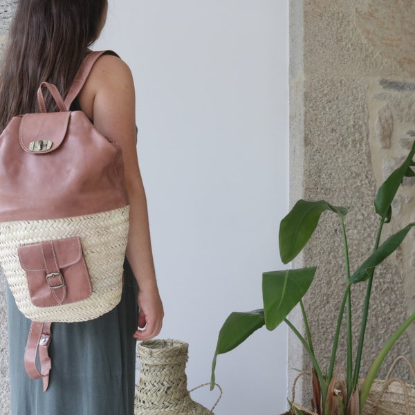 Straw leather backpack, bohemian bag, sac à dos en cuir, sac bohème, summer backpack holidays bag, Strohrucksack, zaino di skin.