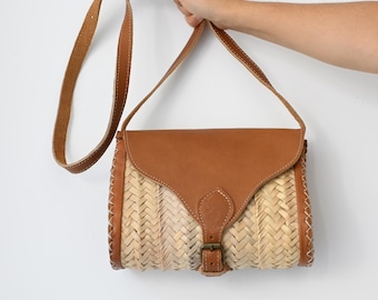 Crossbody straw bag with leather handle, shoulder bag, straw bag, straw basket, summer bag, leather bag, unique bag, gift for her, boho bag