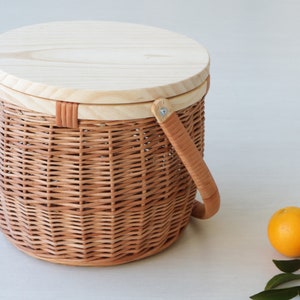 Round picnic basket, wicker picnic basket, lunch basket, lunch box, basket with handle, gift for her , Picknickkorb, picnic panier image 1