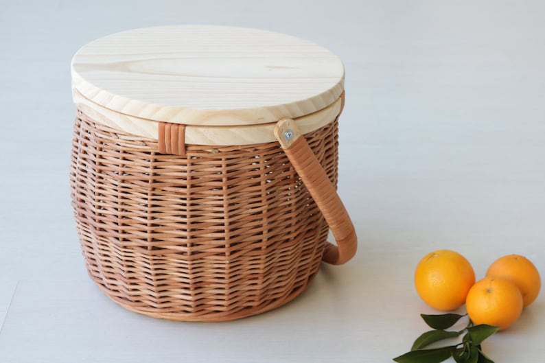 Round picnic basket, wicker picnic basket, lunch basket, lunch box, basket with handle, gift for her , Picknickkorb, picnic panier image 1