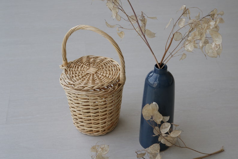 Jane Birkin Basket small, basket with a Lid, Round Wicker Basket, Round Willow Basket, papel de mimbre, panier en osier, Weidenkorb. image 8