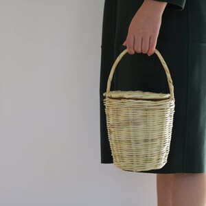 Jane Birkin Basket small, Handmade in Portugal, basket with lid, Handwoven Birkin Basket, cane basket, round basket bag, vegan bag image 6