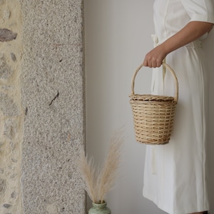 Jane Birkin Basket small, basket with a Lid, Round Wicker Basket, Round Willow Basket, papel de mimbre, panier en osier, Weidenkorb. image 4