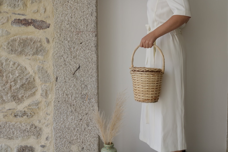 Jane Birkin Basket small, basket with a Lid, Round Wicker Basket, Round Willow Basket, papel de mimbre, panier en osier, Weidenkorb. image 4