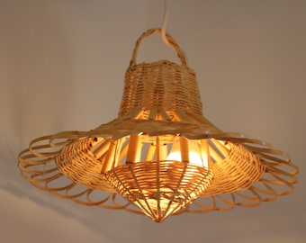 Straw chandelier Bamboo pendant light bamboo Lighting boho decor, Light Pendant, lustre lámpara de bambú, Pendelleuchte aus Bambus.