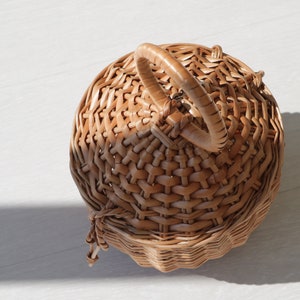 Wicker bag, Jane Birkin basket, straw bag, Bolso de mimbre, panier en osier, panier rond, sac osier, round basket, Wickeltasche, summer bag. image 8