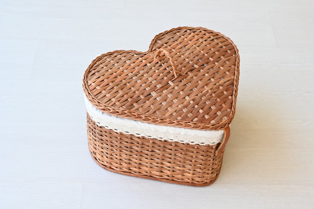 Heart Picnic Basket, Wicker Picnic Basket, Valentine's Gift, Romantic