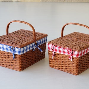 Small picnic basket, wicker basket, picnic bag, farmhouse decoration, gift for her, panier pique-nique, Picknickkorb, cesta picnic image 2