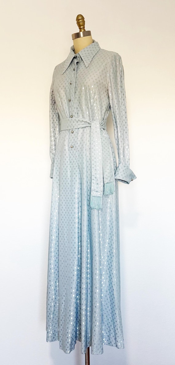 leslie fay dresses 1960s Gown / 1960s Gown / Metallic Gown / … this dress features Size:160 (Height 155–164 cm) Denim dress 10-15 mmHg SKIMS Blue Soft Lounge
