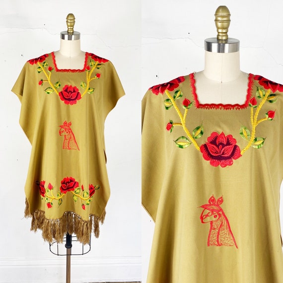 1970s poncho // floral embroidered poncho // Mexic