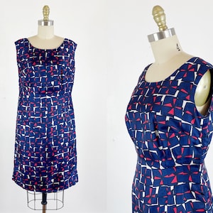 1960s Dress / Shift Dress / Mod Dress / Size Medium - Large