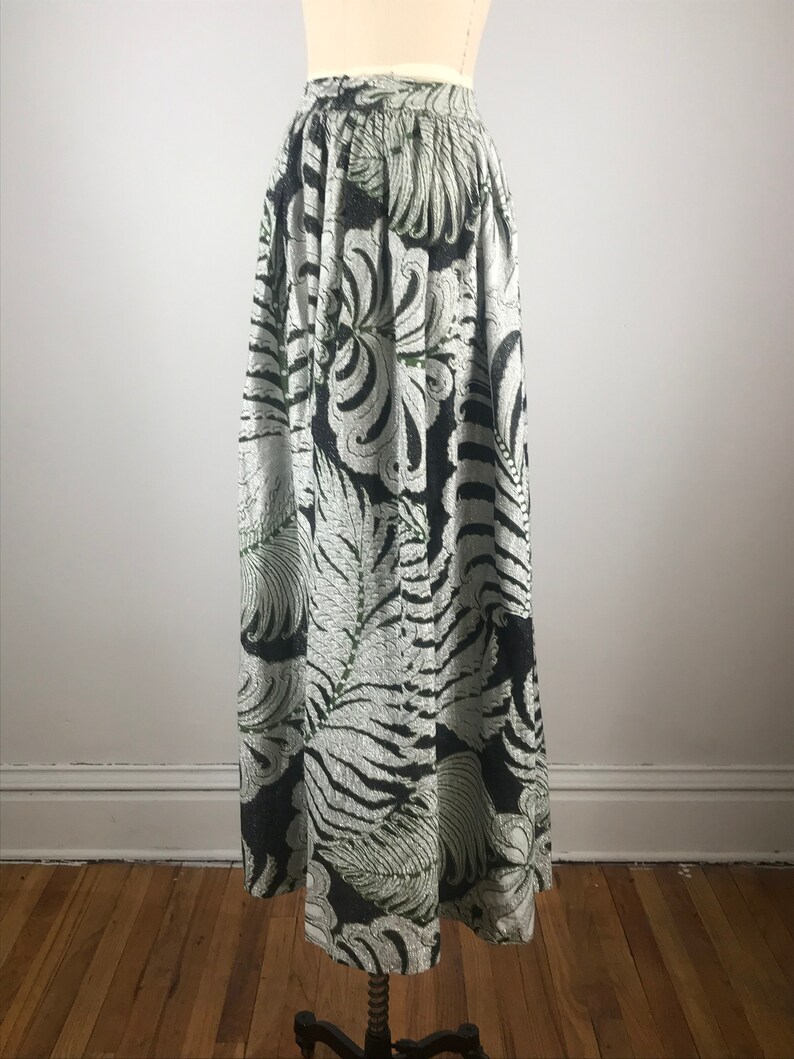 1970s skirt silver and green metallic paisley print skirt L