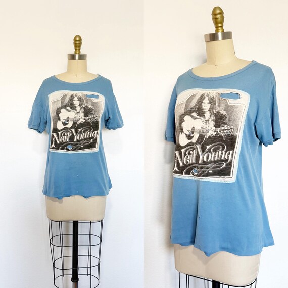 1980s Neil Young T Shirt / Vintage T Shirt / Neil Young / Size Medium