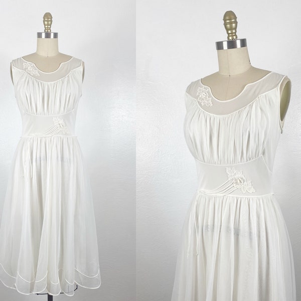 1960s Babydoll Nightgown - 1960s Night Gown - Vintage Peignoir - Size Small