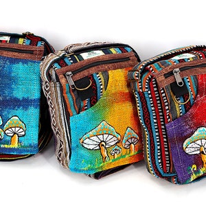 Seta de cáñamo Himalaya de diseño único bordado beige / tie tinte pasaporte bolso crossbody, bolso hippie, bolso boho, bolso crossbody ecológico