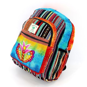 Mini sac à dos brodé tie-dye et fleurs de chanvre de l'Himalaya au design unique, sac à dos hippie, sac à dos bohème, sac à dos respectueux de l'environnement