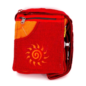 Sac à bandoulière pour passeport de couleur rouge brodé soleil en coton de l'Himalaya, sac hippie, sac bohème, sac à bandoulière respectueux de l'environnement