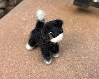 Needle Felted Black & White Cat/Kitten Decoration/Toy/Gift