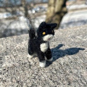 Needle Felted Black & White Tuxedo Cat/Kitten Decoration/Toy/Gift