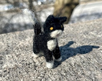 Needle Felted Black & White Tuxedo Cat/Kitten Decoration/Toy/Gift