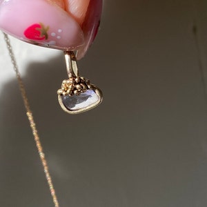 Color Changing Sapphire necklace in 14k solid yellow gold