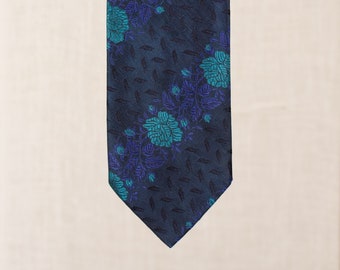 Neiman Marcus One Up Floral Jacquard Silk Tie