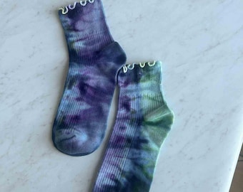 Tie Dye Ruffle Socks – Purple Green Ice Dye – Women’s Crew Socks