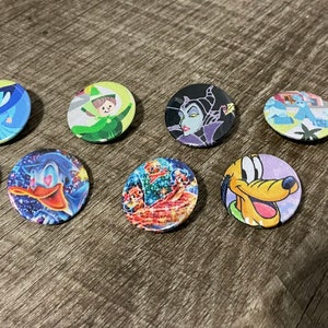 New assorted set of 8 Disney favorite characters 1” button backpack flair bling buttons pins READY TO SHIP