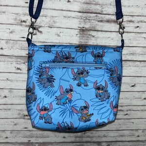Nieuwe handgemaakte tropische blauwe Disney Stitch crossbody portemonnee afbeelding 3