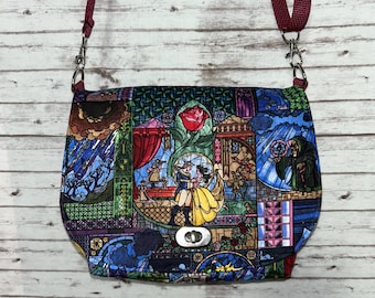 Bolso bandolera Disney nuevo, hecho a mano, con diseño de vidrieras de La Bella y la Bestia.