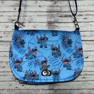 Nieuwe handgemaakte tropische blauwe Disney Stitch crossbody portemonnee afbeelding 2