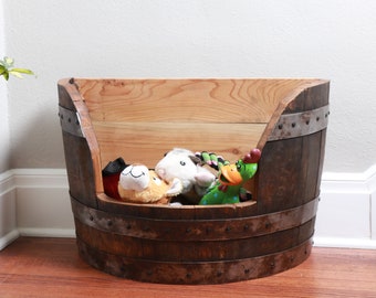 Benutzerdefinierte Haustier Spielzeugkiste | Whisky Fass | Upcycled Hunde Spielzeugkiste | Weißeiche | Spielzeugkiste