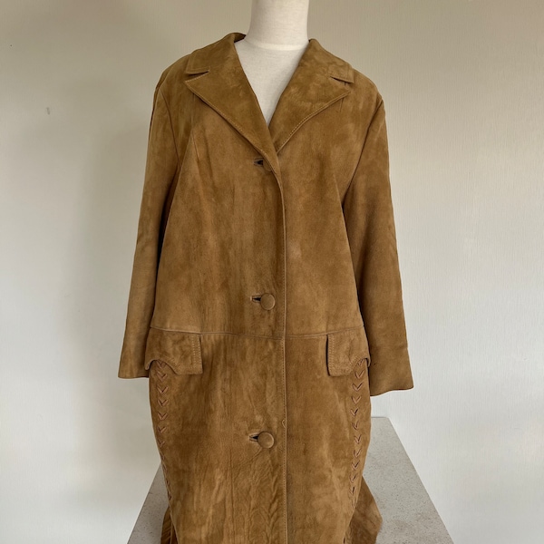 Manteau vintage en daim avec fermeture à bouton et ceinture martingale, côtés tressés // Grande taille américaine