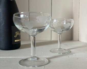 Vintage Bride and Groom Wedding Arrow & Heart Coupe Champagne Glass