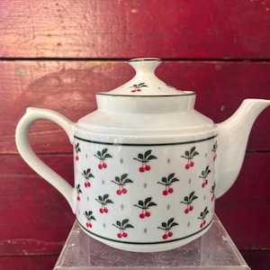 Vintage Simple Cherry Motif Teapot // Ceramic
