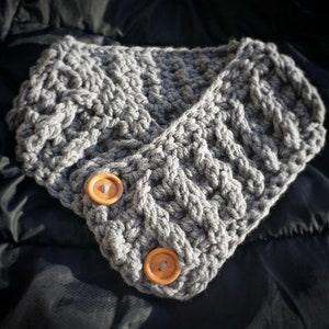 Ribbed Cowl with buttons // Warm Scarf