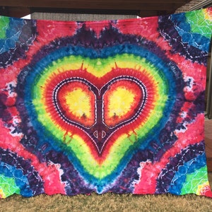 Tie dye tapestry, Tie dye heart/peace tapestry, Psychedelic tapestry, Retro 60&#39;s/70&#39;s style