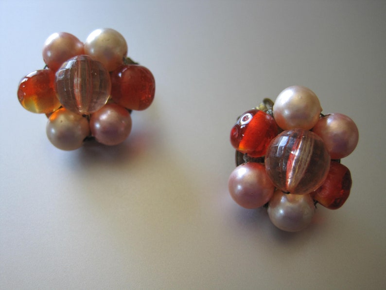 Cluster Beads Clip on Earrings Faceted Pink Acrylic /& Faux Pearls Beads Gold Tone. Peach Glass Beads Signed Japan Mid Century 50/'s Era