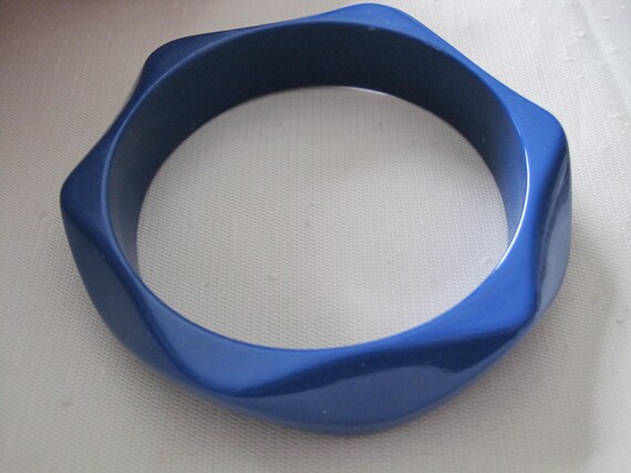 Retro 60's Bangle. Royal Blue Faceted Lucite Bang… - image 2