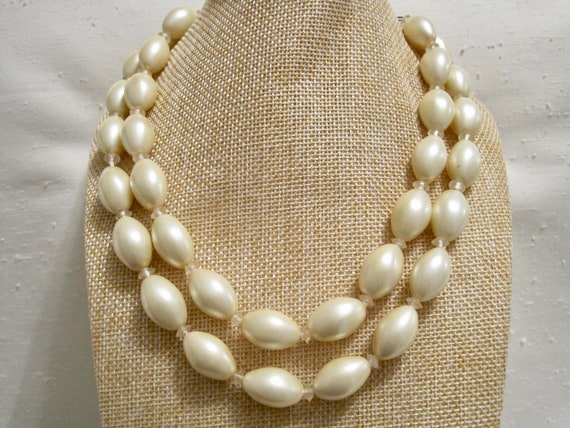 Mid Century 40's Beaded Necklace. Pearlescent Cre… - image 1
