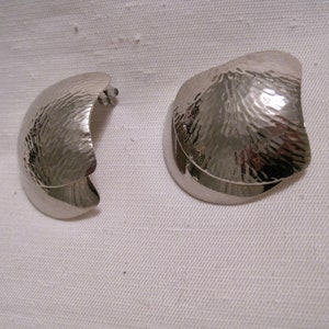 Modernist Abstract & Concave Shape Large Pierced Earrings. Shine and Hammered Silver Tone Metal.