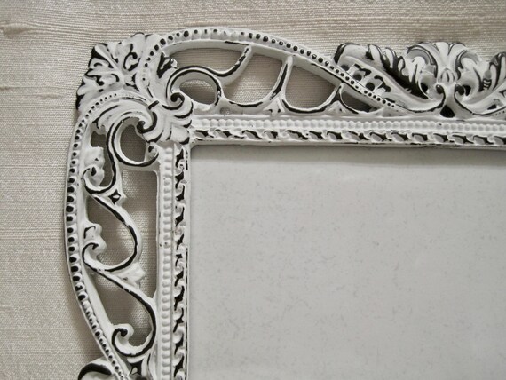 Vintage Shabby Chic Photo Frame: White Distressed Metal