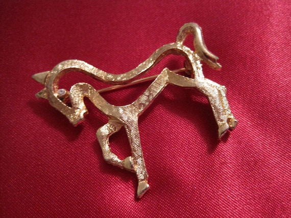 Adorable Little Horse/Pony Brooch. Textured Gold … - image 1