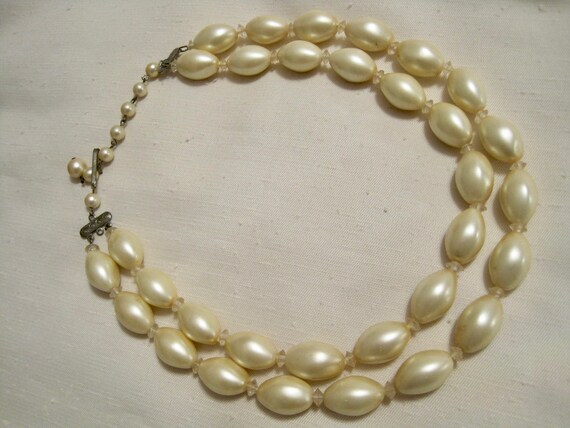 Mid Century 40's Beaded Necklace. Pearlescent Cre… - image 6