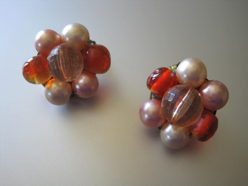 Cluster Beads Clip on Earrings Faceted Pink Acrylic /& Faux Pearls Beads Gold Tone. Peach Glass Beads Signed Japan Mid Century 50/'s Era