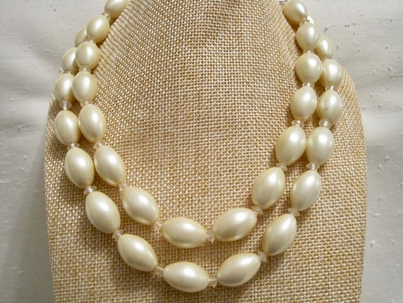 Mid Century 40's Beaded Necklace. Pearlescent Cre… - image 4