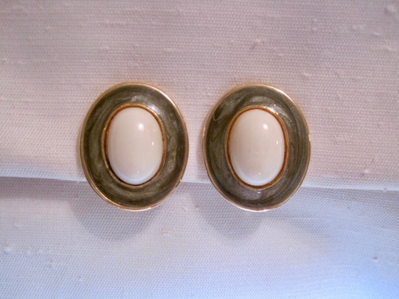 Oval Clip on Earrings. Gold Tone, Light Olive Gre… - image 1