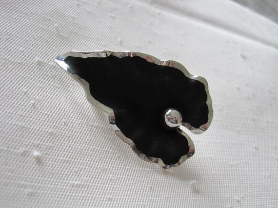 Leaf Brooch. Mate Black Enamel & Shine Silver Ton… - image 2